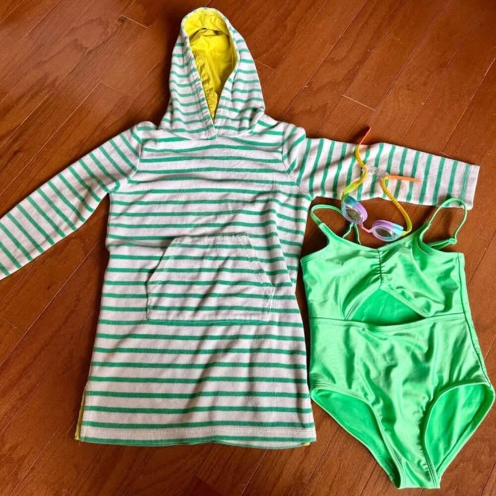 Girls 7/8 swim lot